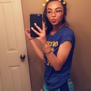 Meet your Posher, Alejandra